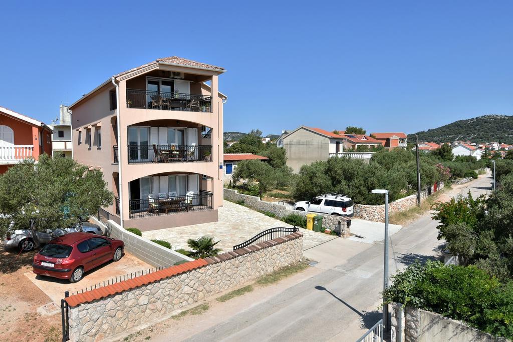 Apartmani Natasa Nino Jezera, Murter Exterior photo